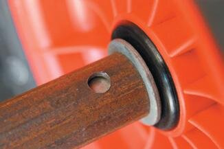 Axle hole for spot welding