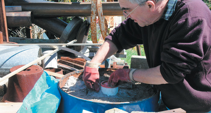 Lid filled with refractory mix