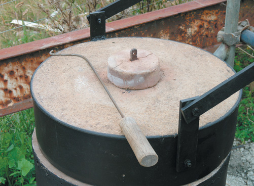 Plug for lid hole