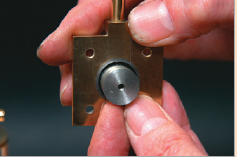 10. Displacer cylinder allows air around piston