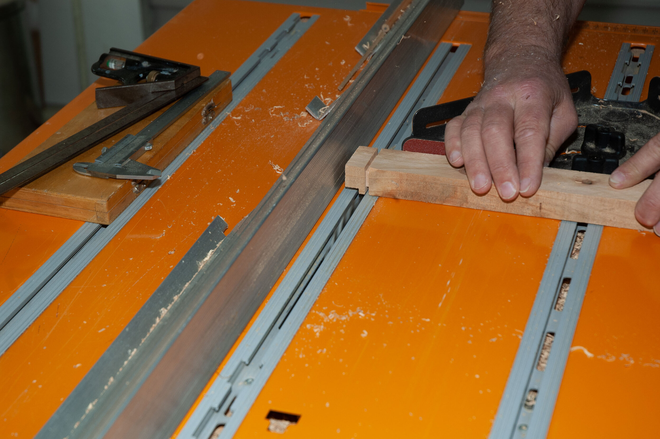 Wear away the waste on the tenon cheek