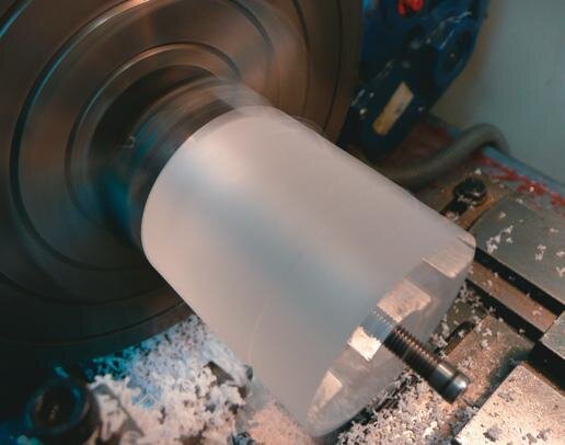 Cylinder turned round before polishing