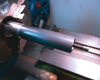 Displacer tube machined on split mandrel for...