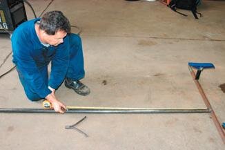 Measuring for keel Y-bracket