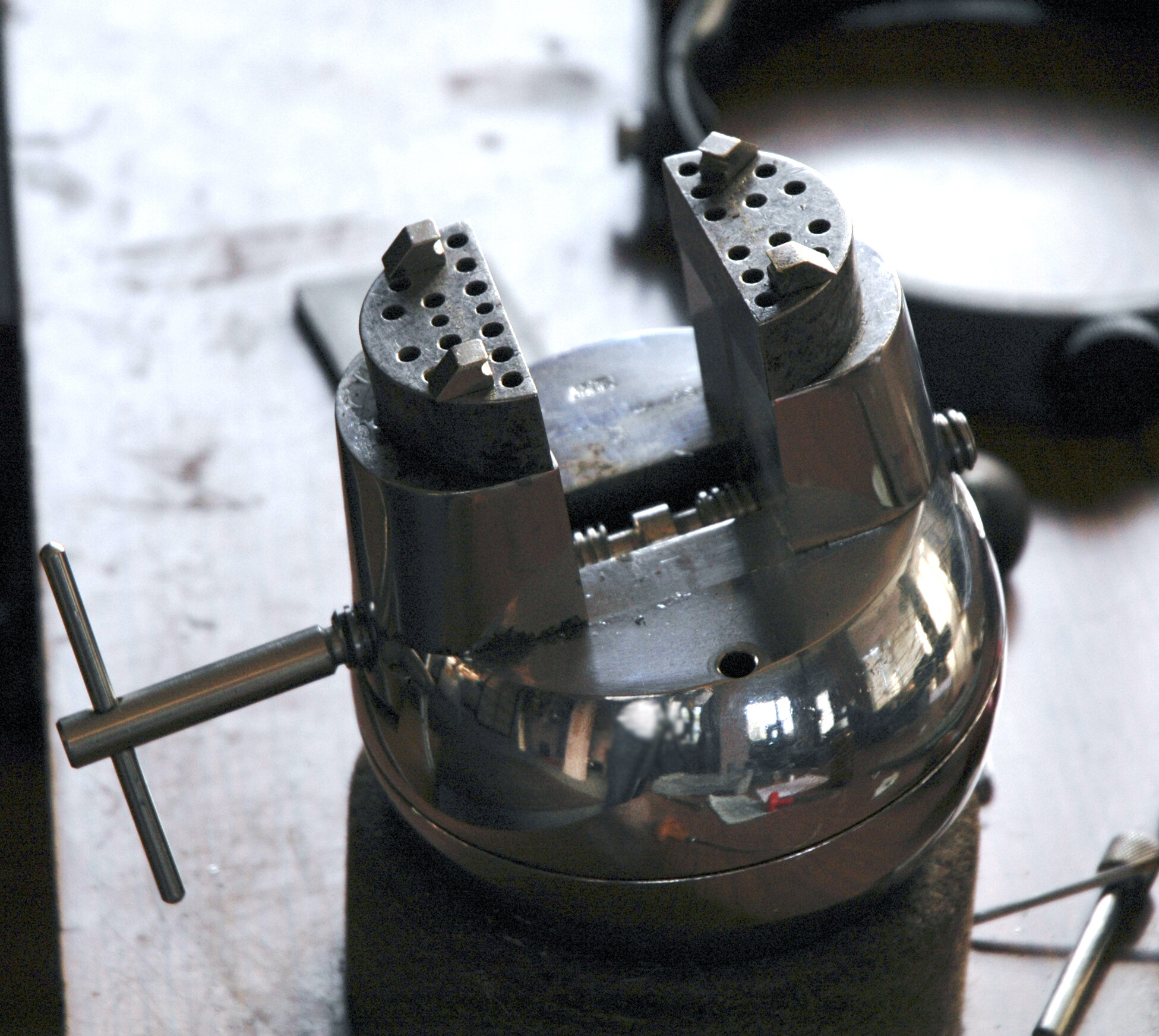 Engraver’s ball vice.