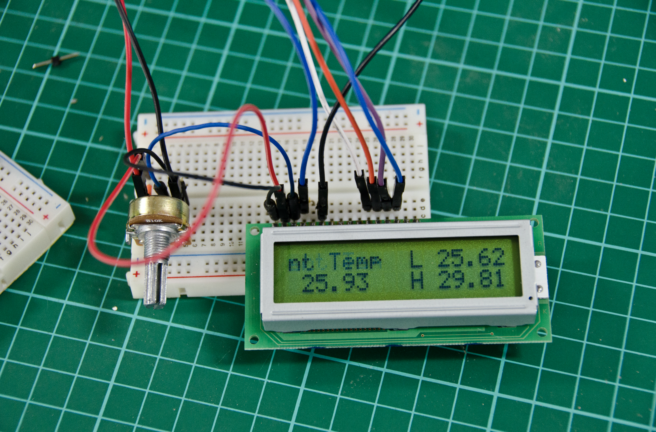 LCD wiring on the breadboard