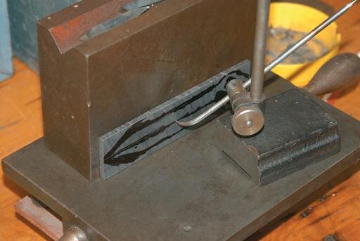 Scribe blade centre line