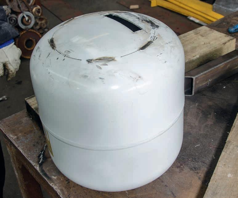 The rear slot cut.
