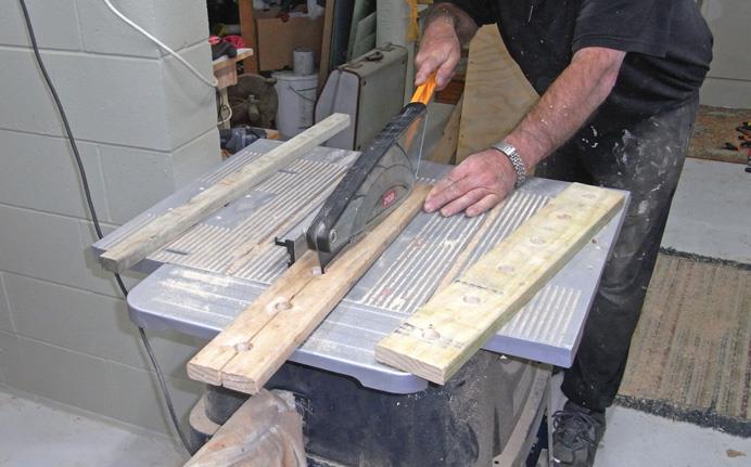 Cutting food rack supports