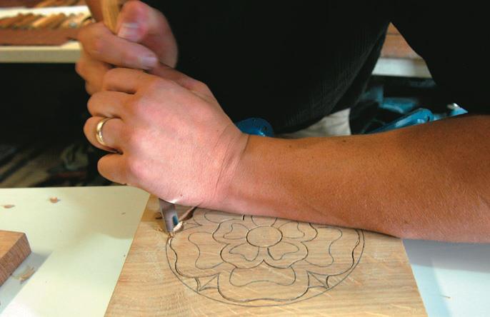 Chisel No 5 in ﬁst position cuts down at 45 degrees from the outer circle