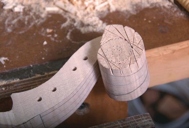 Cuts around the ﬁrst turn.