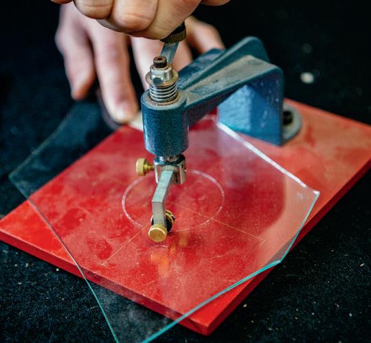 Cutting a circle using the special jig