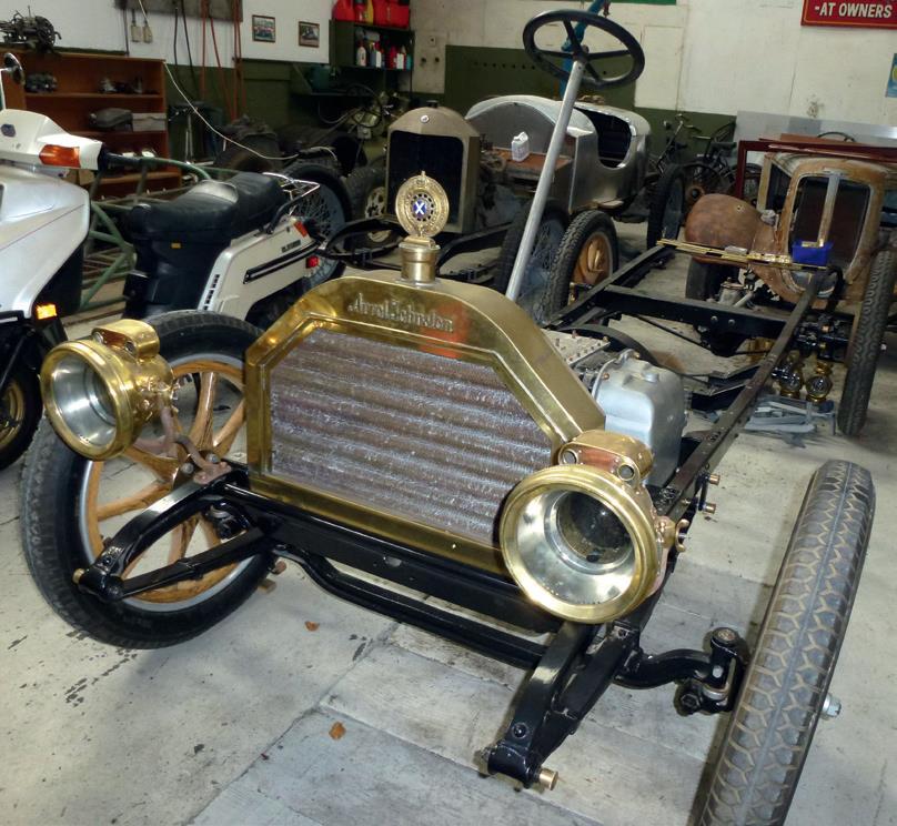 The plain style of rolling chassis early coachbuilders were faced with as the base for constructing the body.