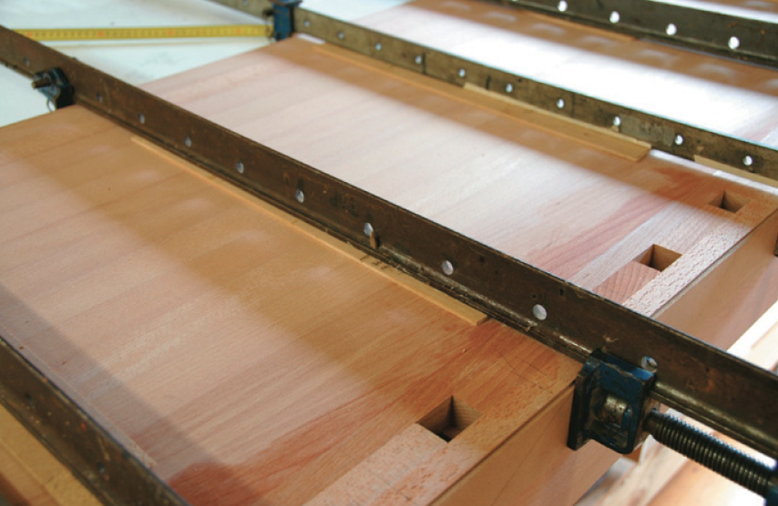 Dog run clamped to benchtop