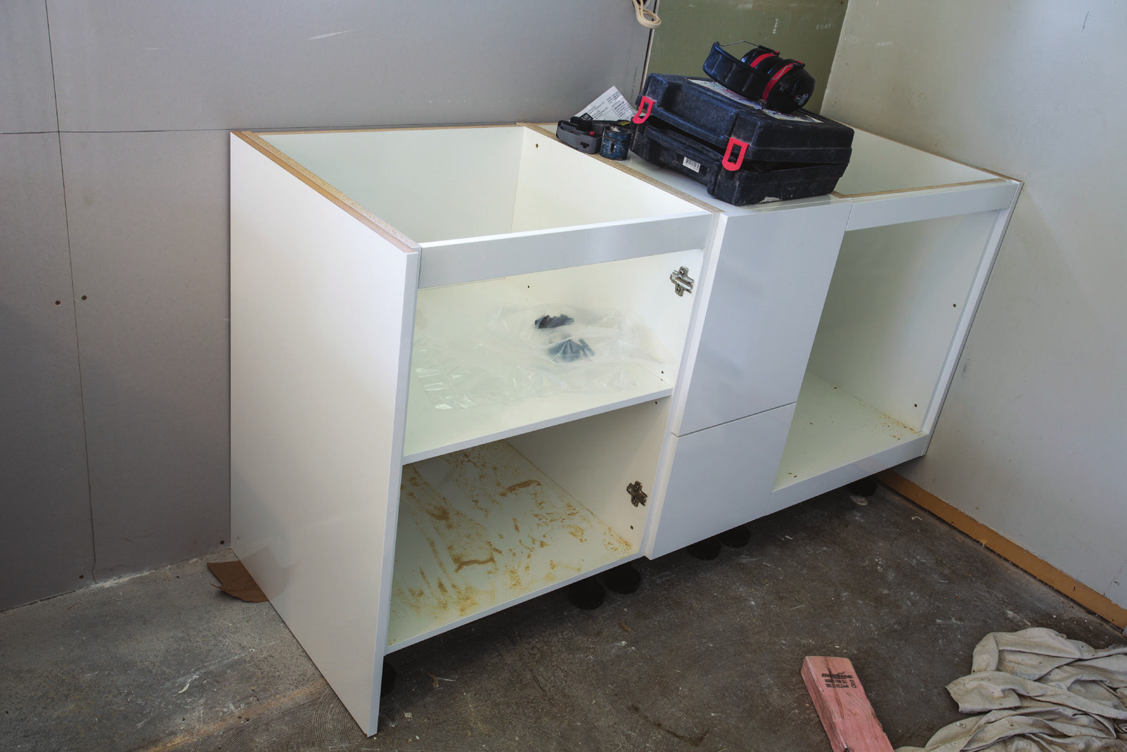 Shed_079_20180611_Installing-a-Kitchen-006.jpg