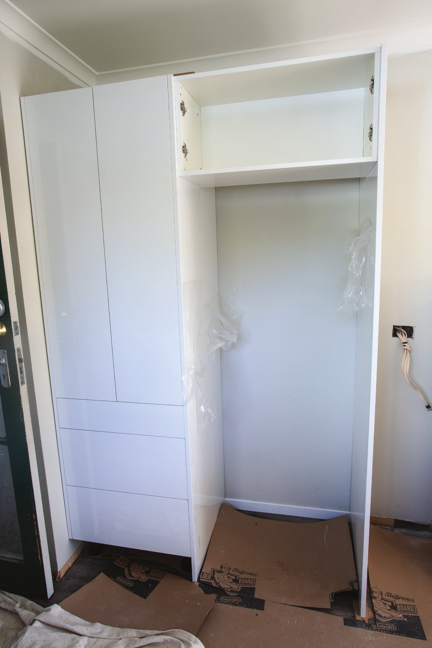 Shed_079_20180611_Installing-a-Kitchen-009.jpg