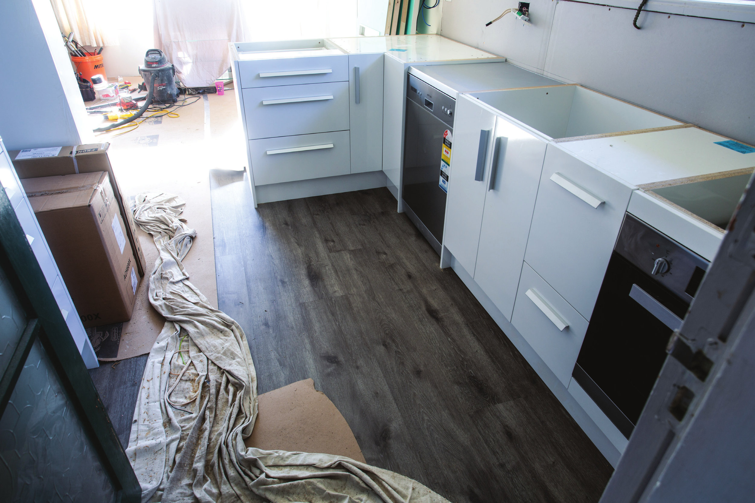 Shed_079_20180611_Installing-a-Kitchen-030.jpg